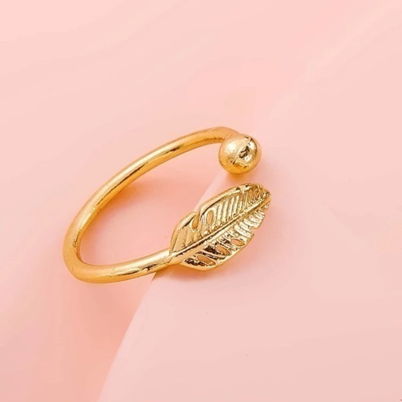 Leaf Toe Ring Golden Adjustable Cuff - Picture 3 of 7